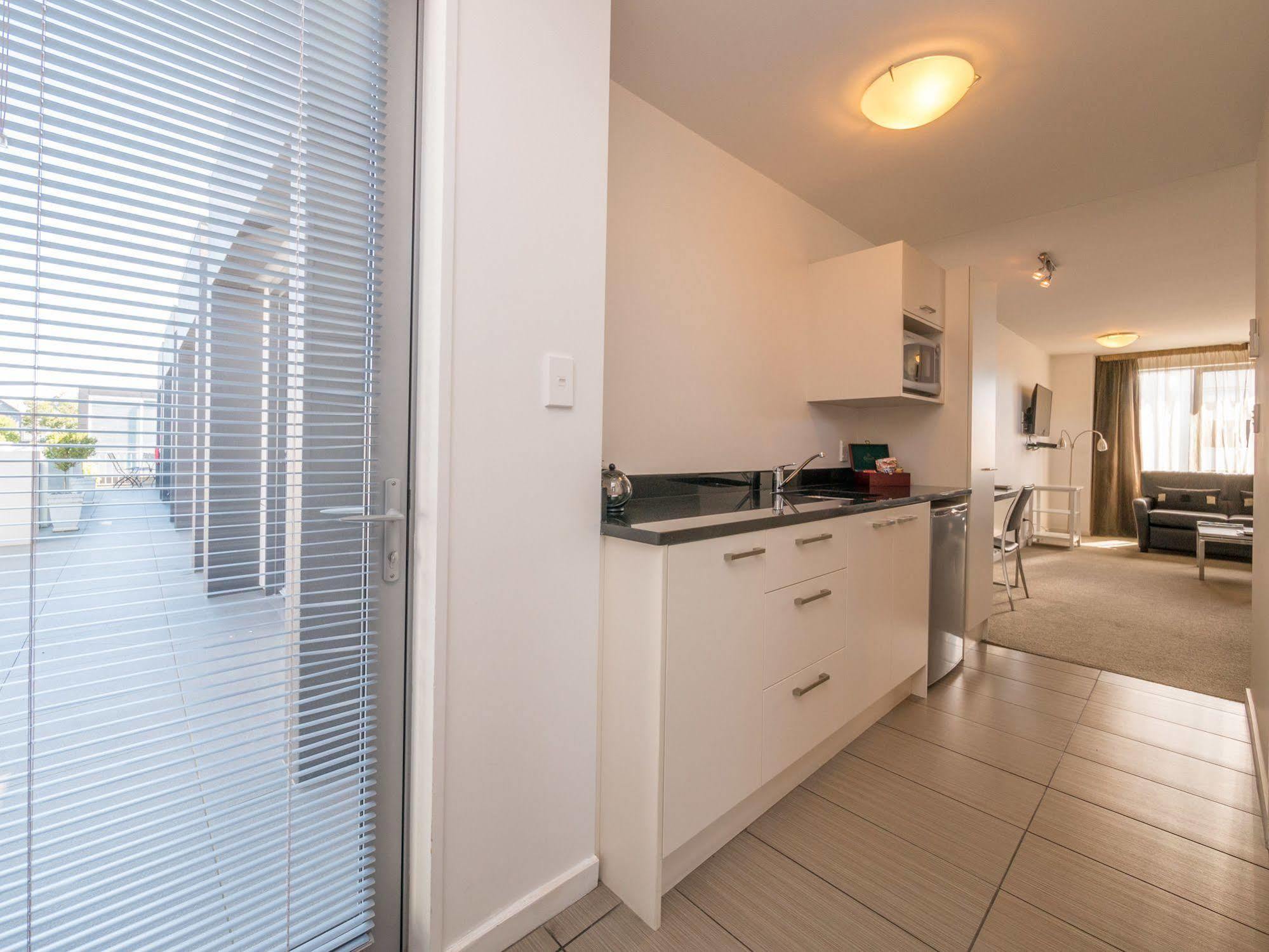 Bellano Motel Suites Christchurch Extérieur photo A typical apartment